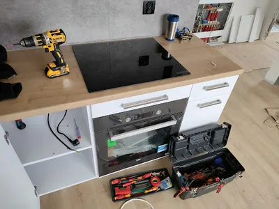 Elektryk Rzeszów - usługi elektryczne, podłączenie płyty indukcyjnej